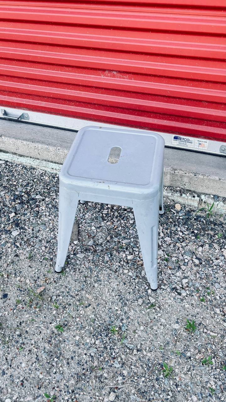  Industrial Style Gray Metal Low Stool / Accent Stand